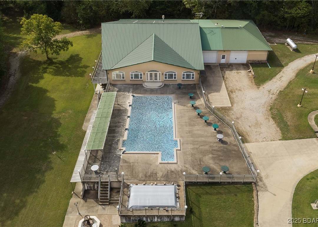 Estate Property Features